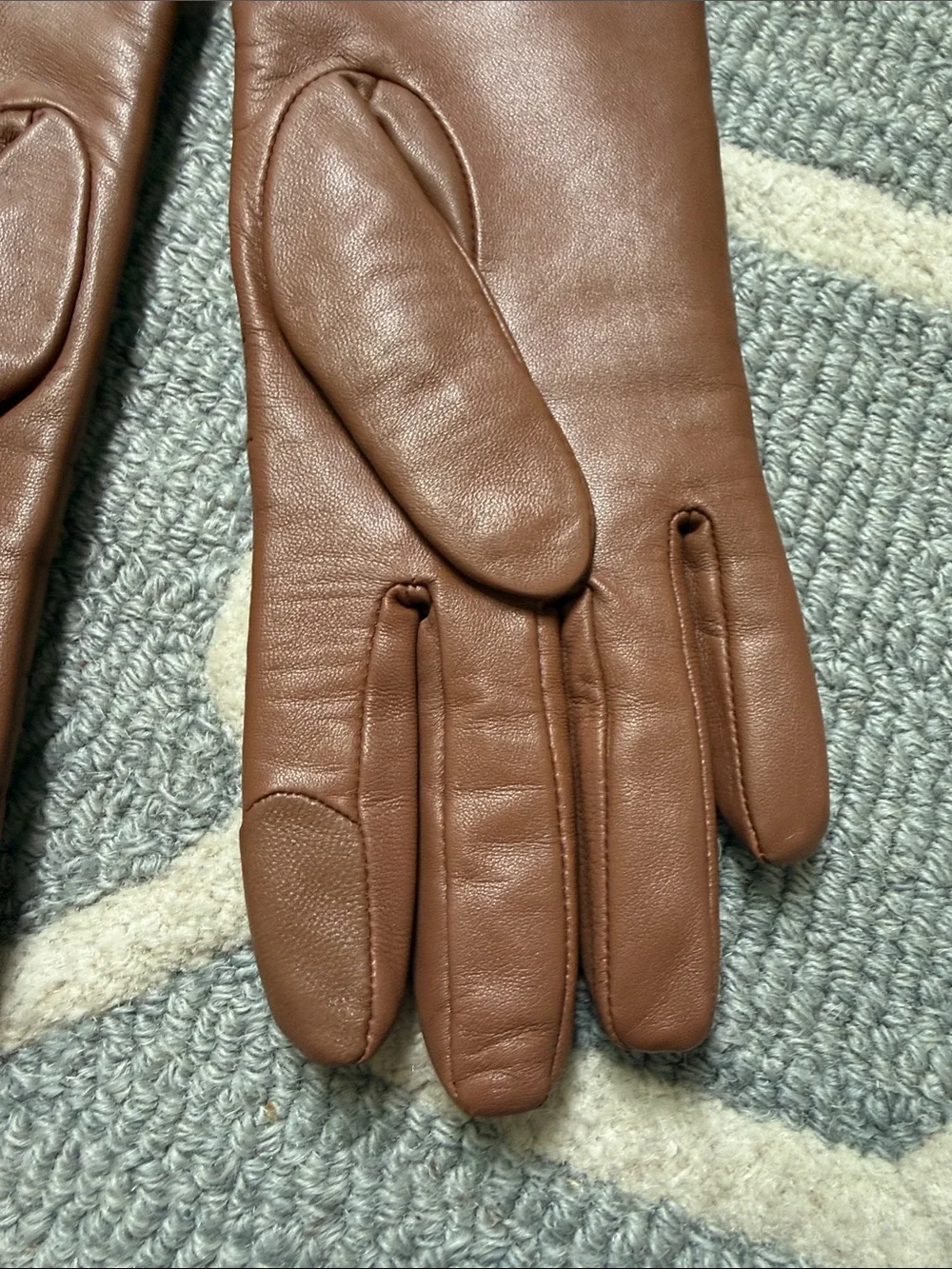 Michael Kors Quilted Leather Tech Gloves Chocolate Brown Size S NWT